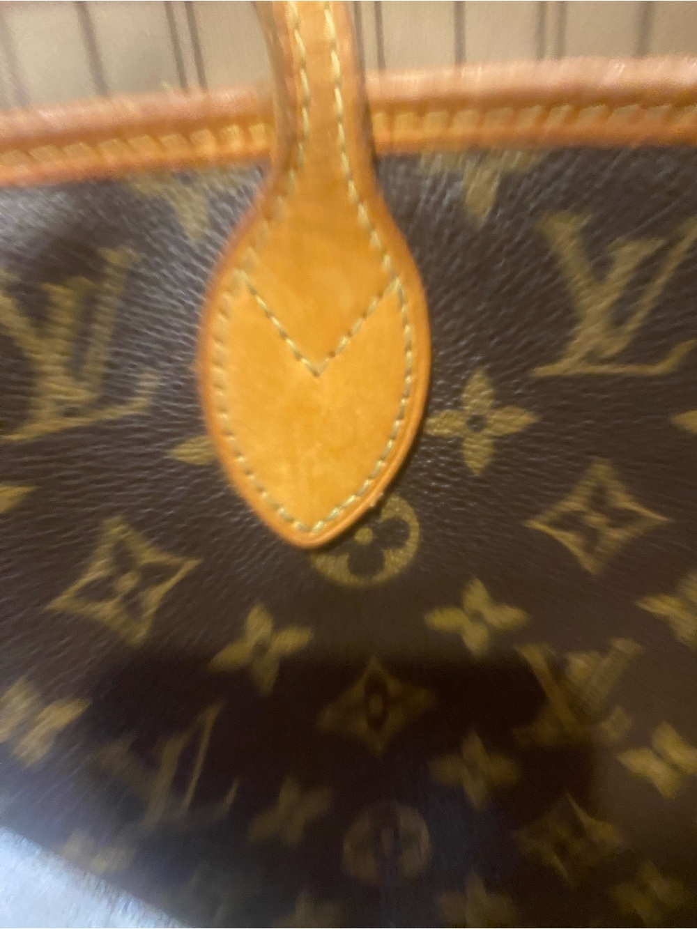 Louis Vuitton Neverfull MM - Picture 6 of 13